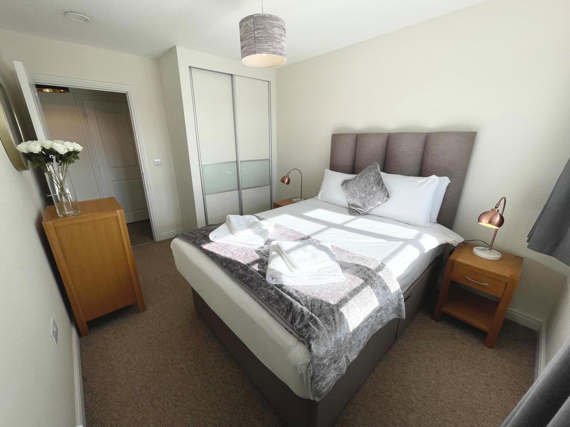 Blue Sky Apartments @Wallis Square, Farnborough Farnborough  Eksteriør bilde