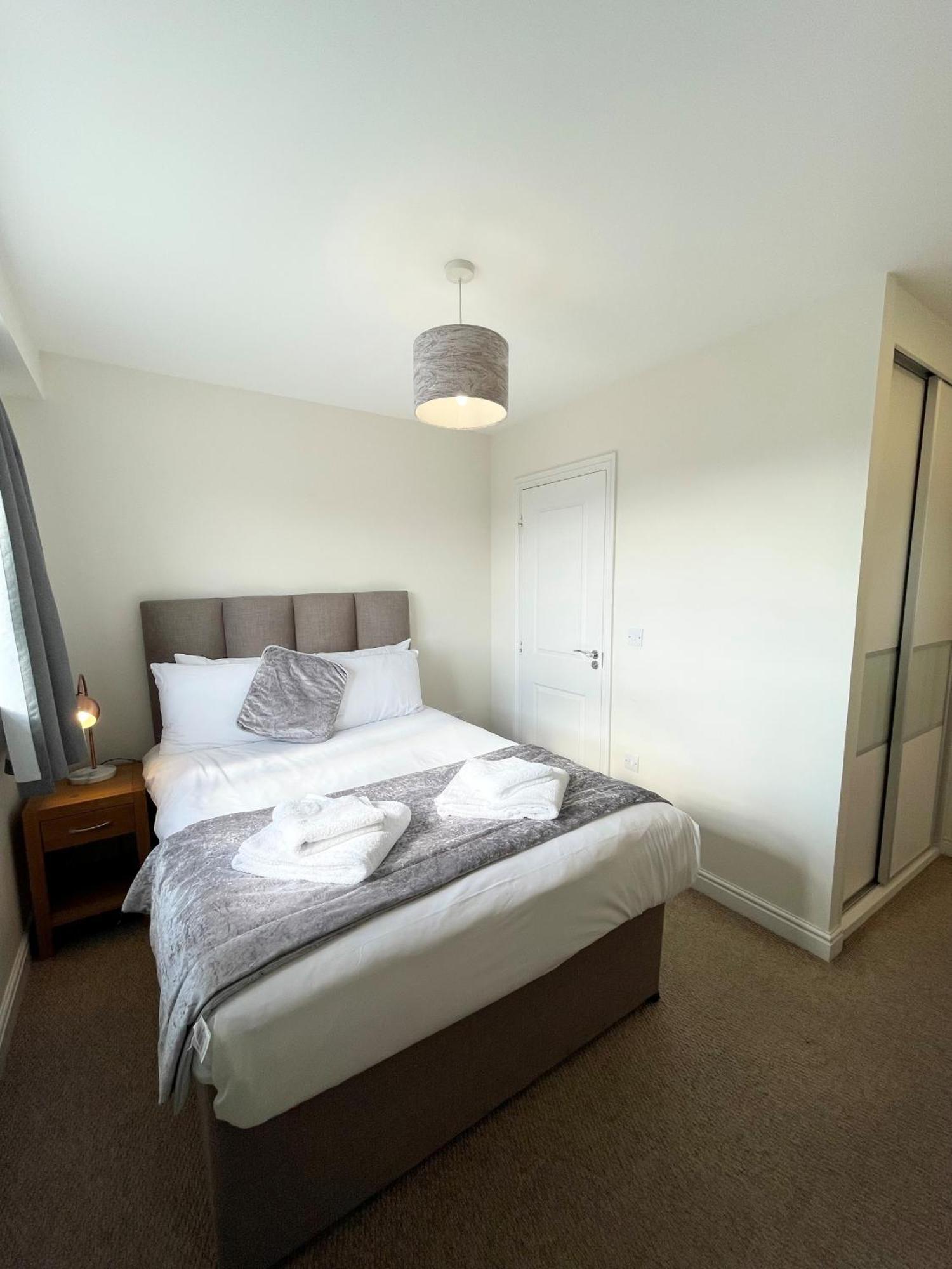 Blue Sky Apartments @Wallis Square, Farnborough Farnborough  Eksteriør bilde