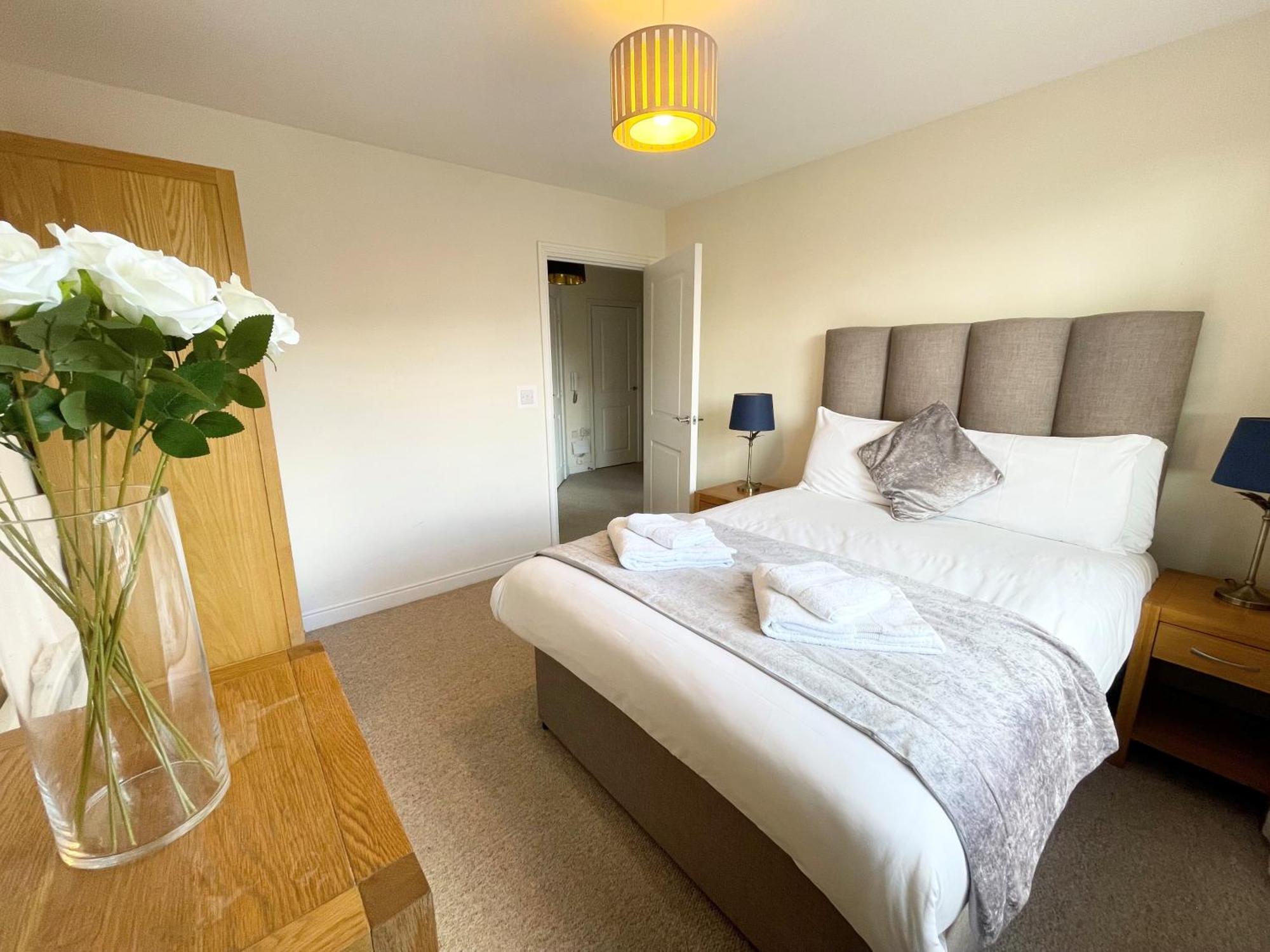Blue Sky Apartments @Wallis Square, Farnborough Farnborough  Eksteriør bilde